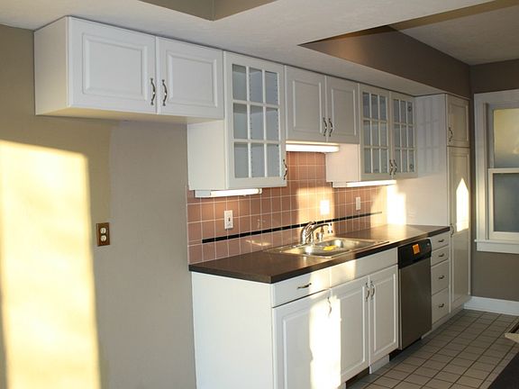 5th image of 1017 Bigelow Ave NE