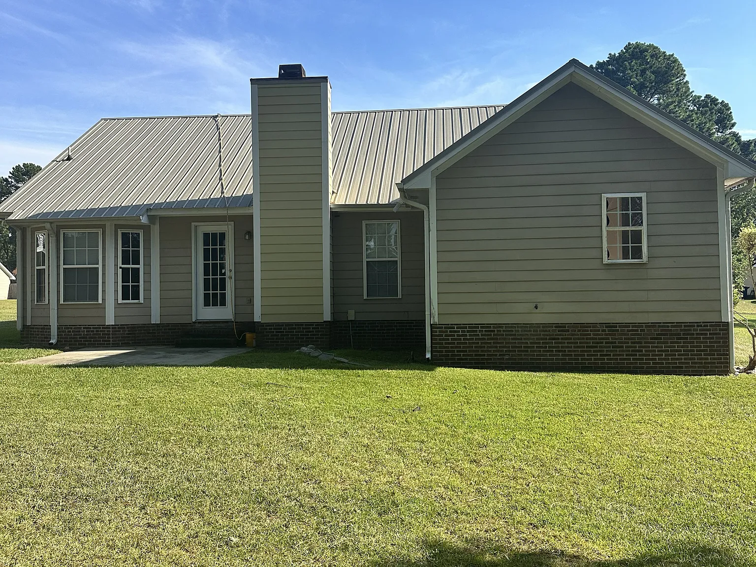 3 bed, 1712 sqft, $1,750 — Photo 3