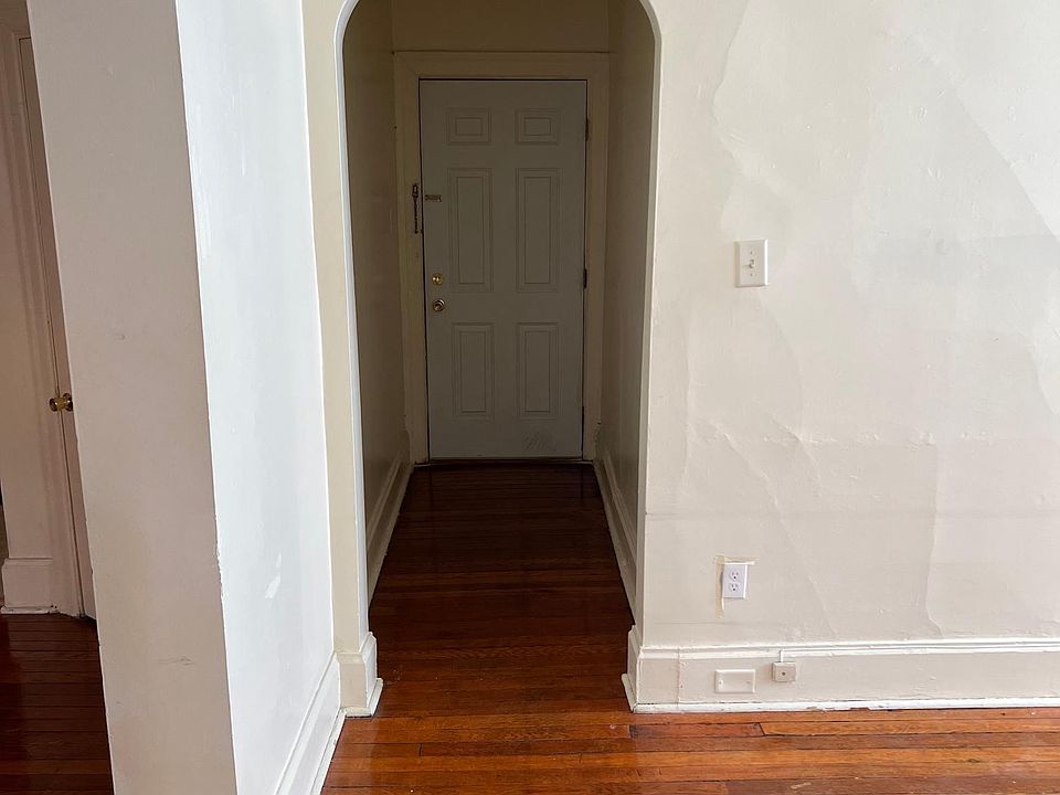 Entryway in unit