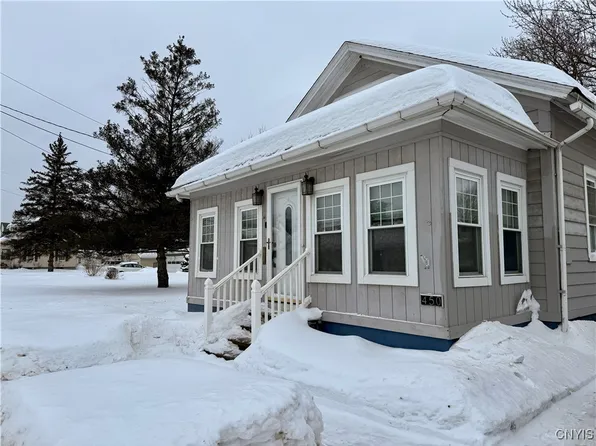 450 Coventry Ave, Utica, NY 13502