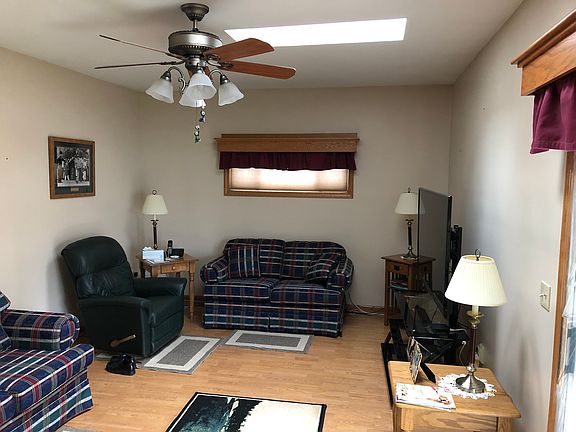 3rd image of 19160 Lancaster Dr
