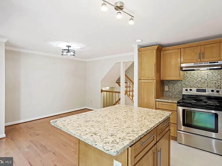 10511 Smithy Ct — Photo 6