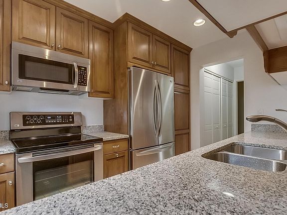 4th image of 500 Homestead Dr APT 20