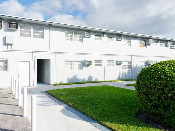 Airport Manor, 4350 NW 10th St #Am-4351-21, Miami, FL 33126