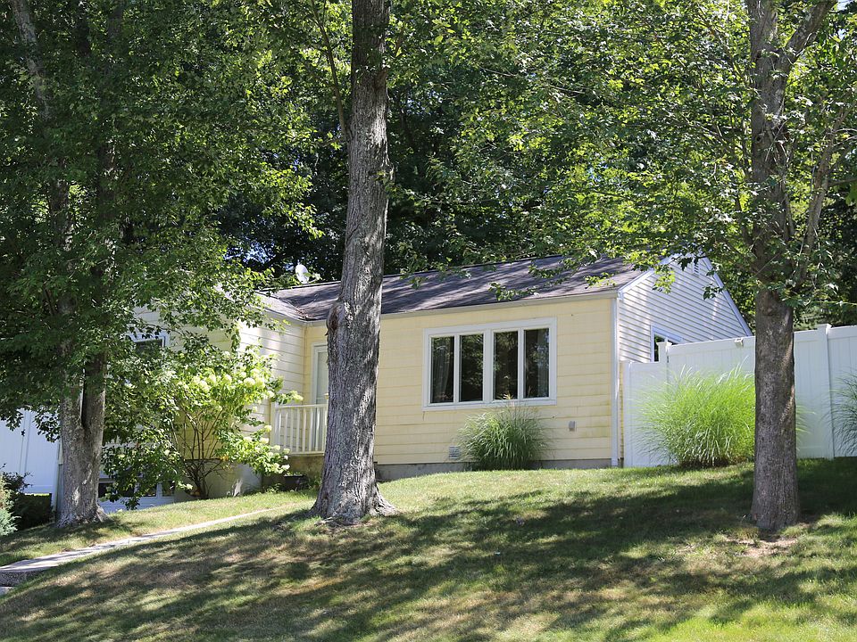 1st image of 5 Highland Dr