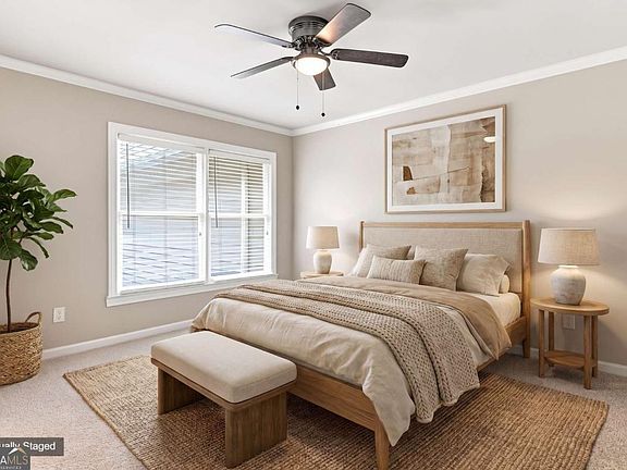 5th image of 44 Mount Vernon Cir