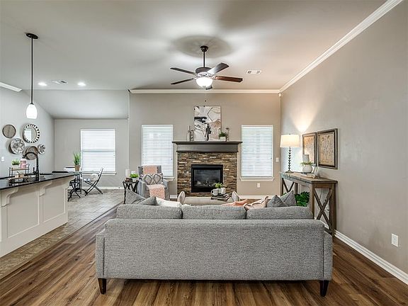 4th image of 4901 Wister Ln