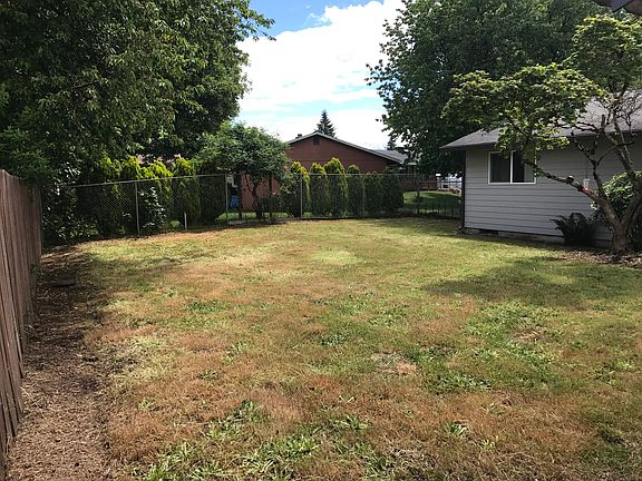 3rd image of 12420 NE 75th St
