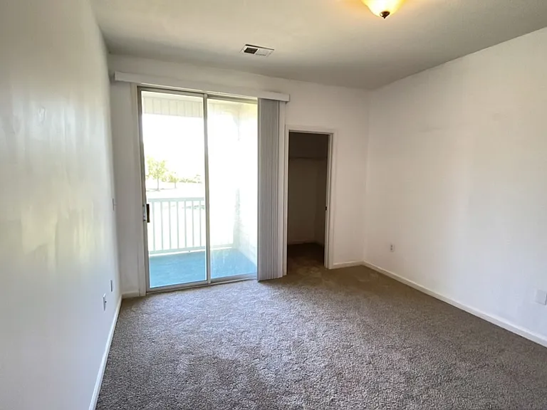650 River Oaks Dr #46H — Photo 2