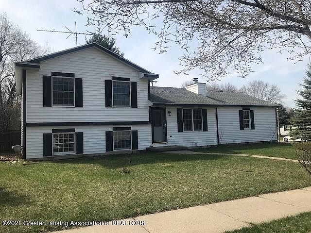 1st image of 112 E Claremore Dr