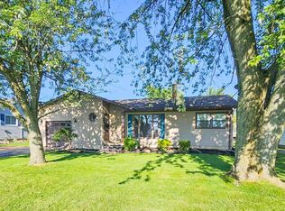 826 Flat Rock Rd, Bellevue, OH 44811