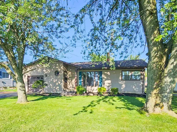 826 Flat Rock Rd, Bellevue, OH 44811