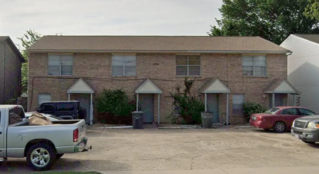 2 bed, 1.5 bath, 960 sqft, $825 — Photo 1