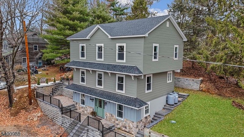 1st image of 11 Maine St