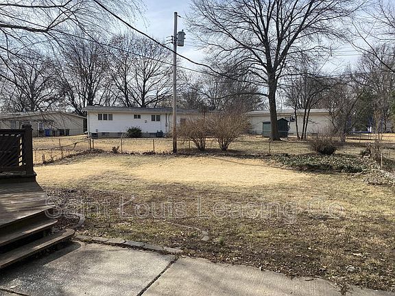 3rd image of 2330 Pheasant Dr