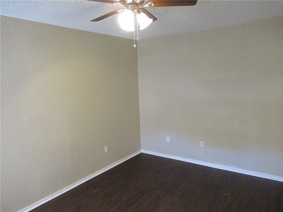 5th image of 5100 Herrick Ct APT B