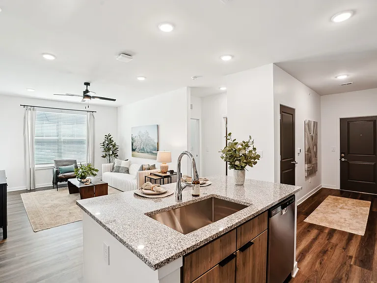 The Pullman Luxury Apartments — Photo 56
