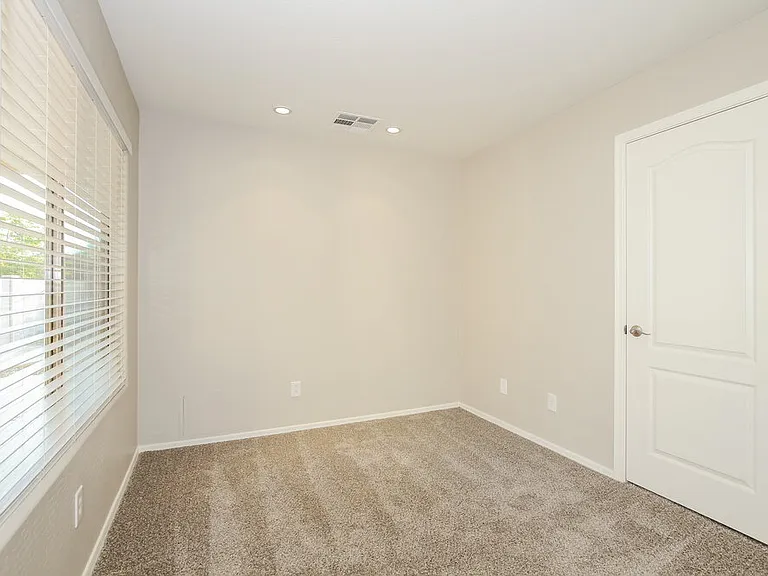 27618 N 63rd Dr — Photo 7