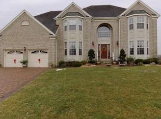 14 Crestwood St, Piscataway, NJ 08854