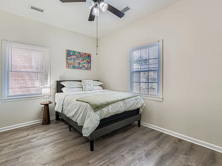 62 Weyman Ave SW — Photo 12