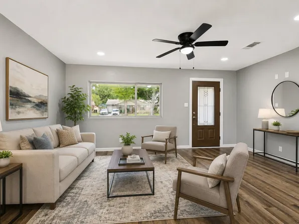 737 Cranbrook Ln, Grand Prairie, TX 75052
