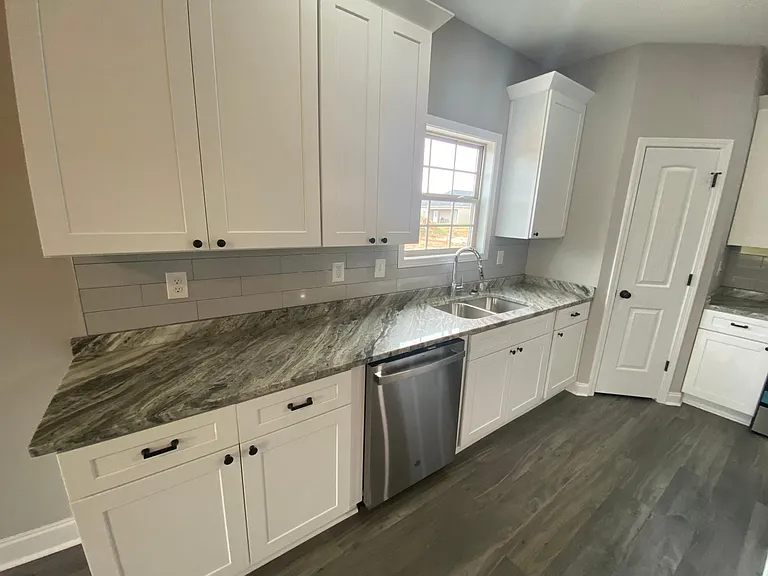 223 Beau Claire Cir — Photo 4