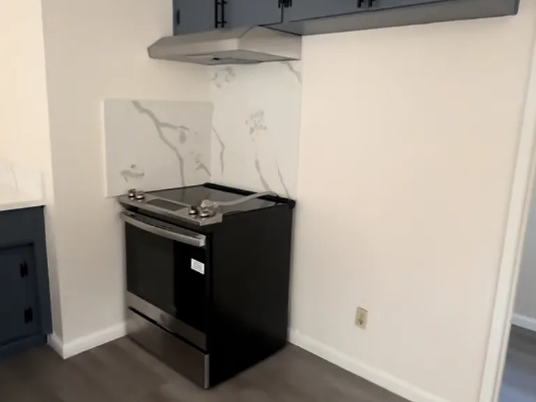 3976 Mission Rd — Photo 3