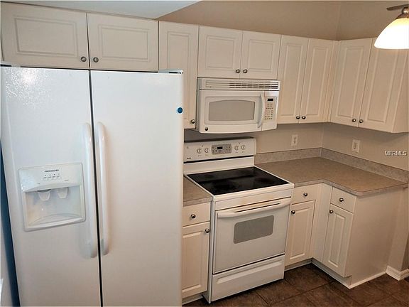 4th image of 2561 Alesio Ave