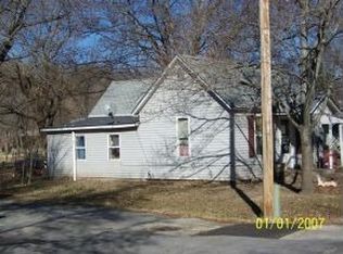 323 Peoria St, Seneca, MO 64865