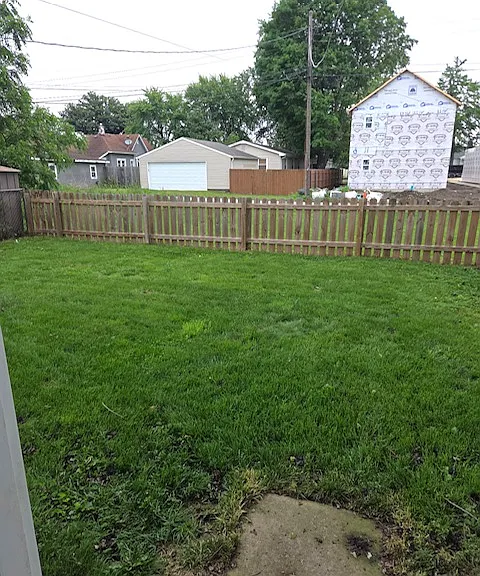 605 S Oak St — Photo 4
