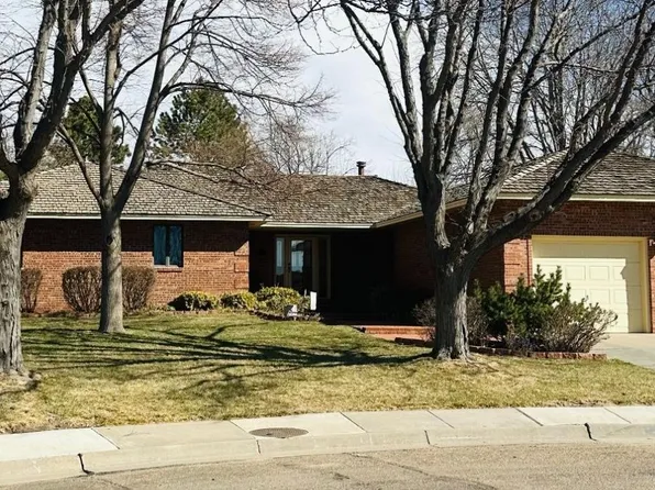 1805 Amir Cir, Garden City, KS 67846