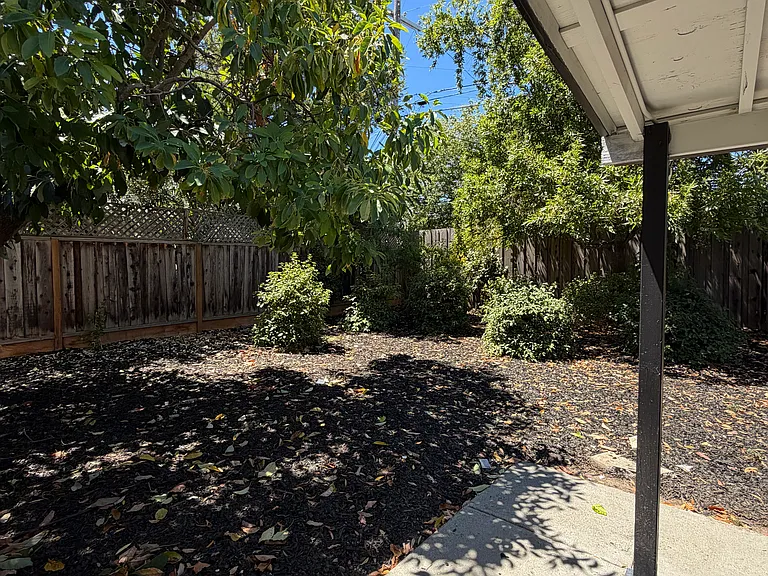204 Carlester Dr — Photo 15