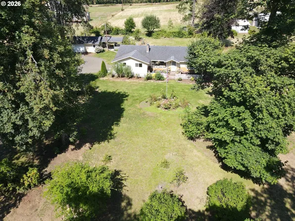 36991 Row River Rd, Cottage Grove, OR 97424