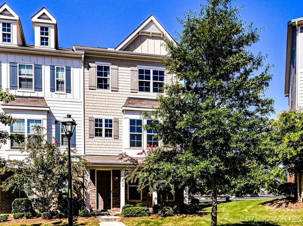 9348 Ainslie Downs St, Charlotte, NC 28273