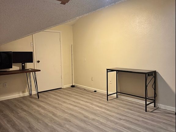 4th image of 316 Candlewood Pl
