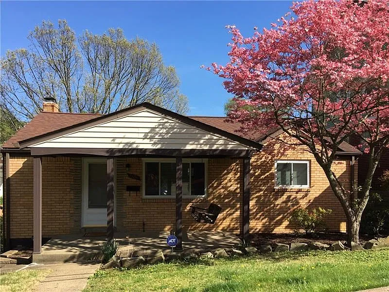 2809 Dwight Ave photo 1