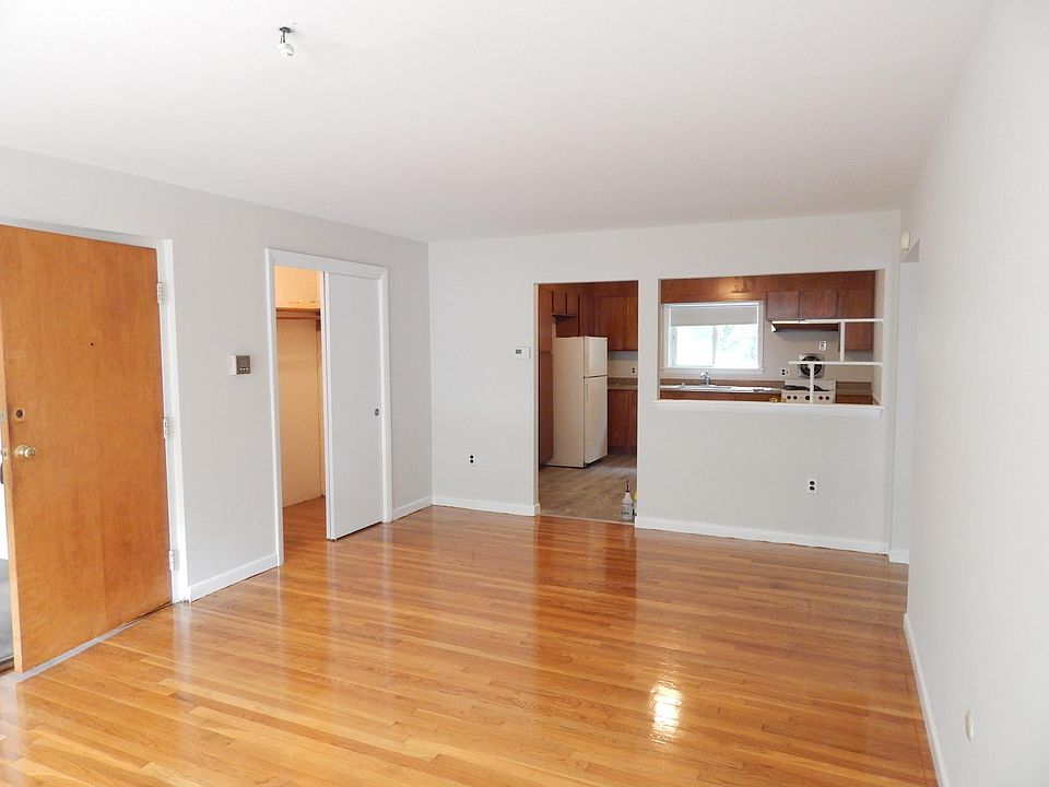 1st image of 140 Barham Ave #1