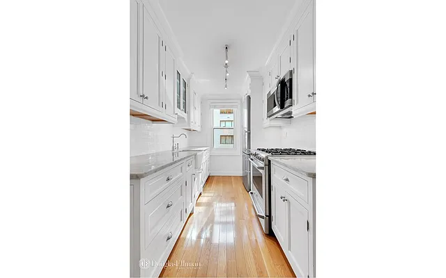 Sold by Douglas Elliman | media 10