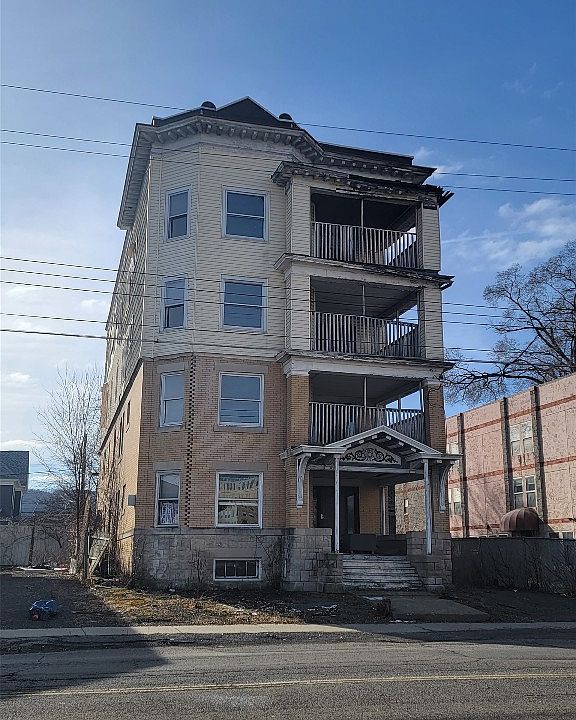 1st image of 100 Henry St