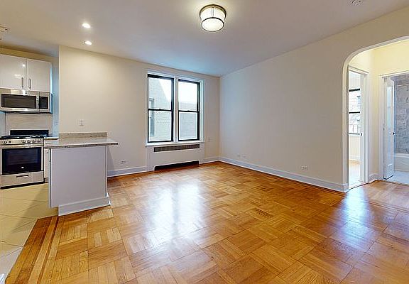 2nd image of 185 Claremont Ave APT 4A