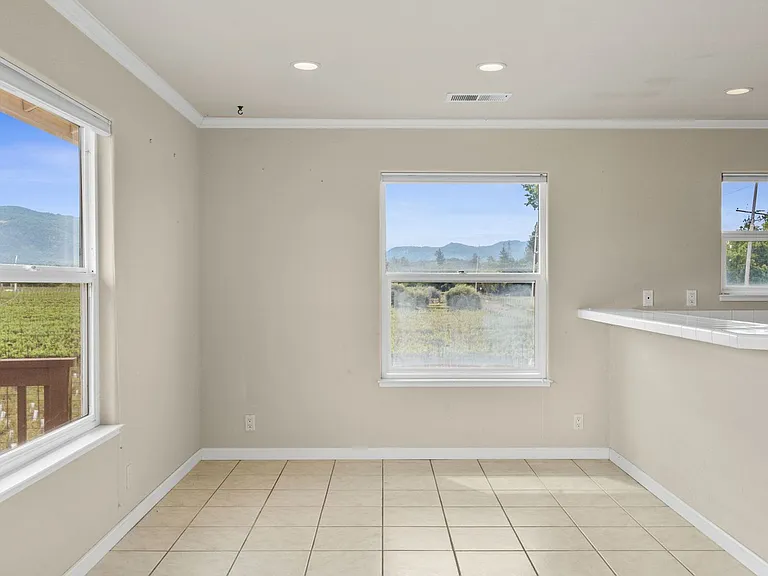 1291 Monticello Rd — Photo 6
