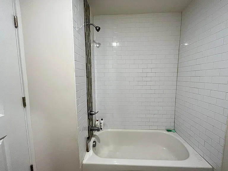 233 Martin Luther King Dr #19E — Photo 10