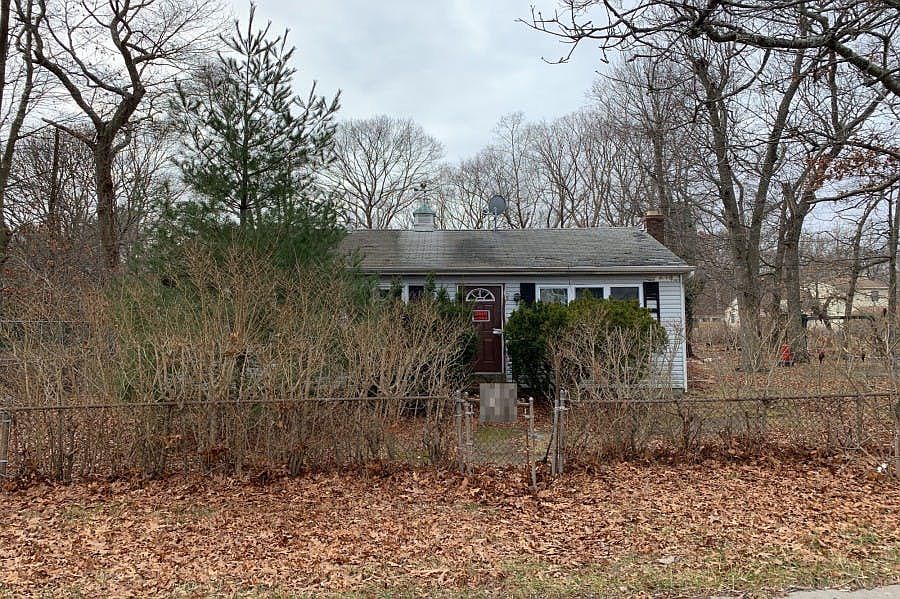 1st image of 1259 William Floyd Pkwy