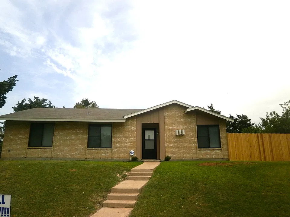523 Dean Ct