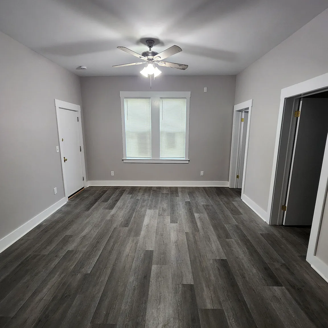 27 W Ridley Ave photo 1