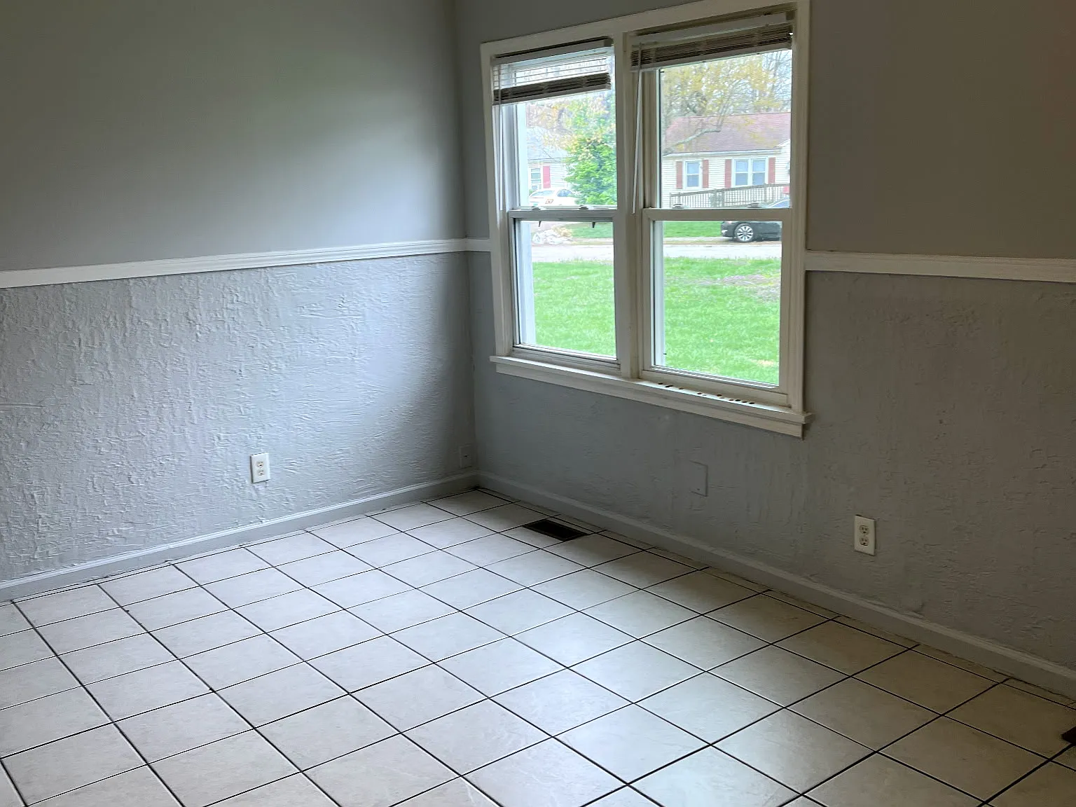 2 bed, 700 sqft, $1,050 — Photo 3