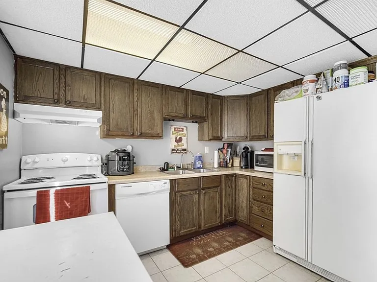 342 Klein Creek Ct #D — Photo 4