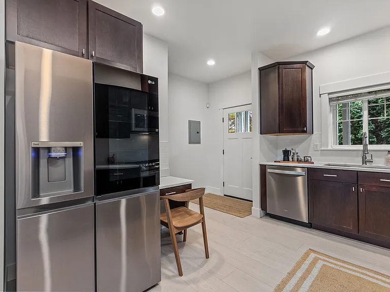 4854 Delridge Way SW #B — Photo 11