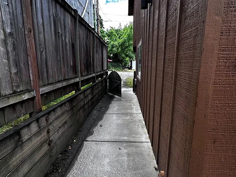736 E 18th Ave — Photo 11