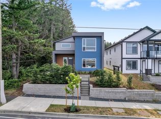 925 Howard Ave, Nanaimo, BC V9R3R6